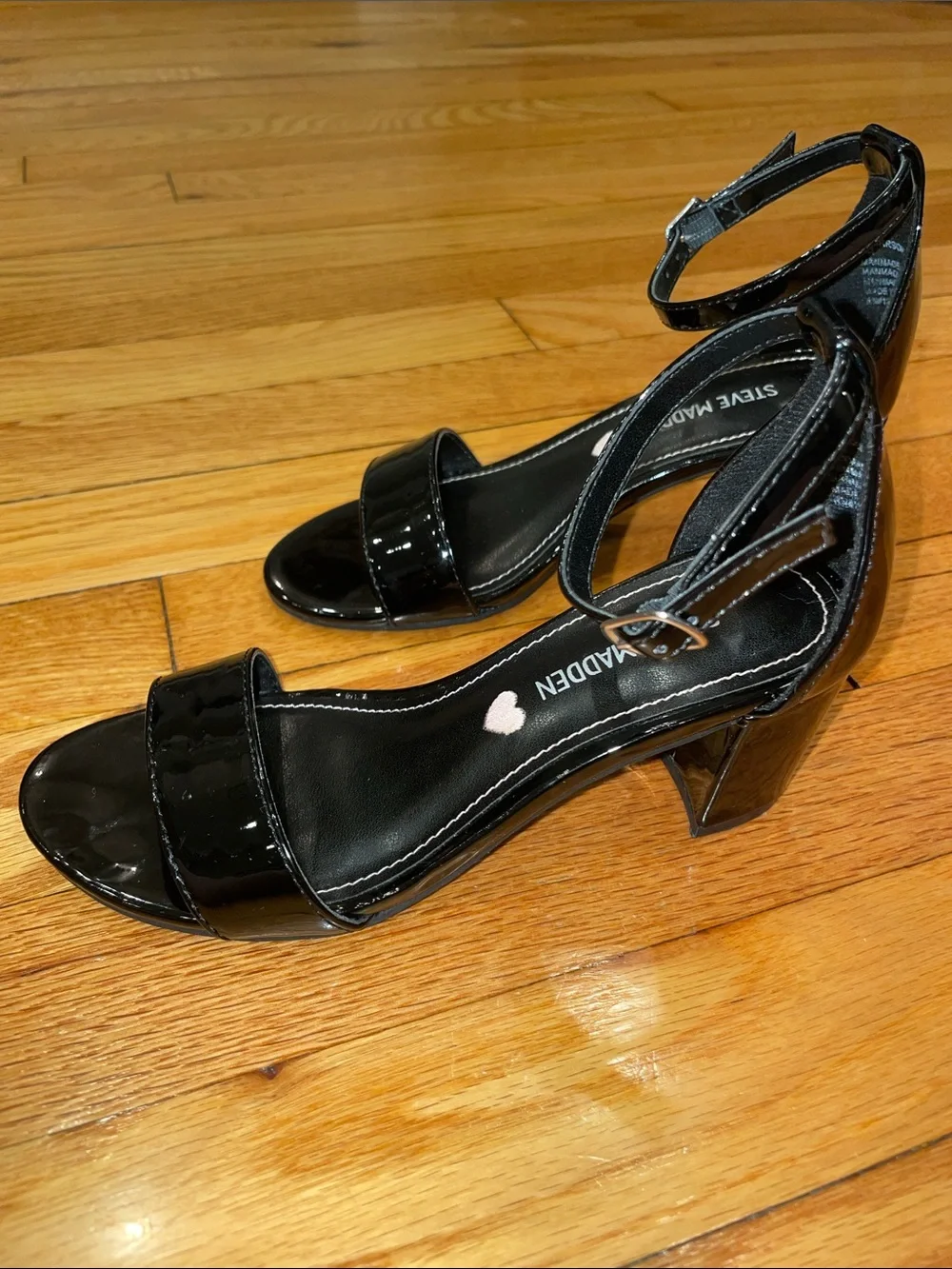Steve Madden Kids JCarrson Black Patent Block Heel Sandals EUC